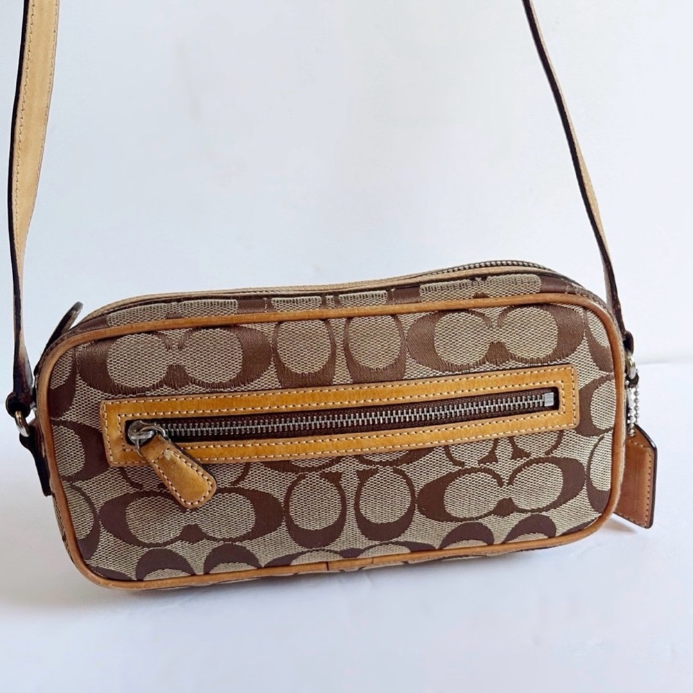 Y2K Coach Hampton Mini Signature Khaki Jes Camera Crossbody Bag (Rare)